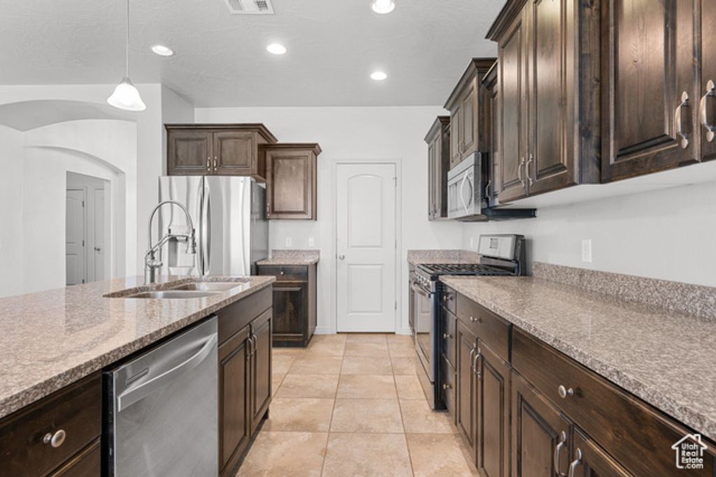 Image 13 of property listing at 1149 S 2970 E, St. George, UT 84790