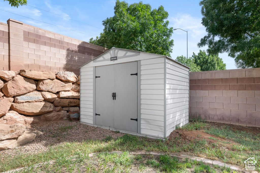 Image 30 of property listing at 1149 S 2970 E, St. George, UT 84790