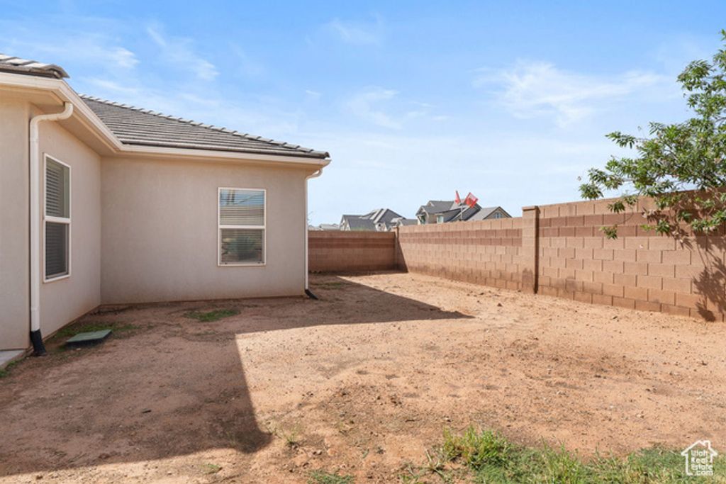 Image 32 of property listing at 1149 S 2970 E, St. George, UT 84790