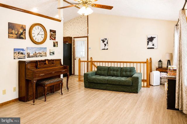 8809 DOVE DR, Bel Alton, MD 20611
