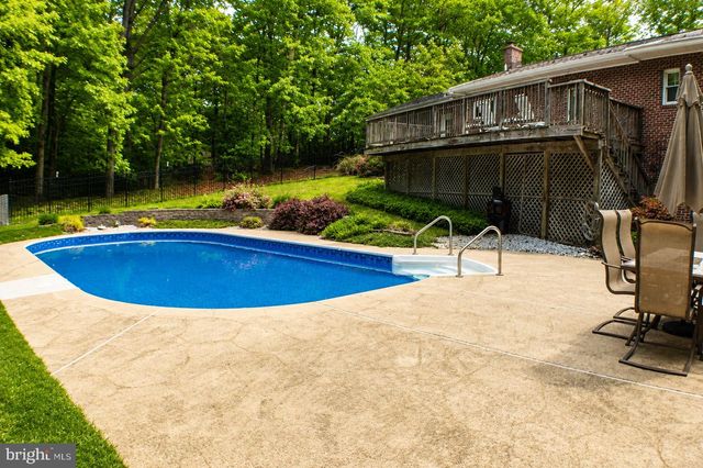 8809 DOVE DR, Bel Alton, MD 20611