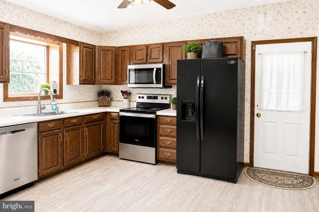 8809 DOVE DR, Bel Alton, MD 20611