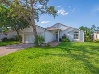 608 Cottonwood Road, Sebastian, FL 32958