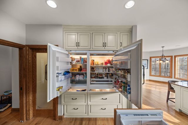 8955 Hillside Drive, St. John, IN 46373