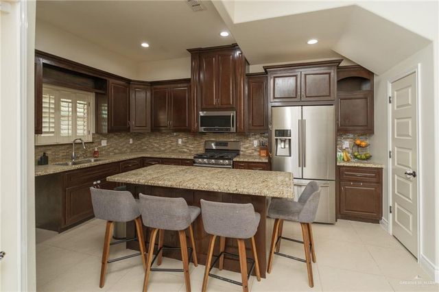 2101 Stonebriar Road, Harlingen, TX 78552