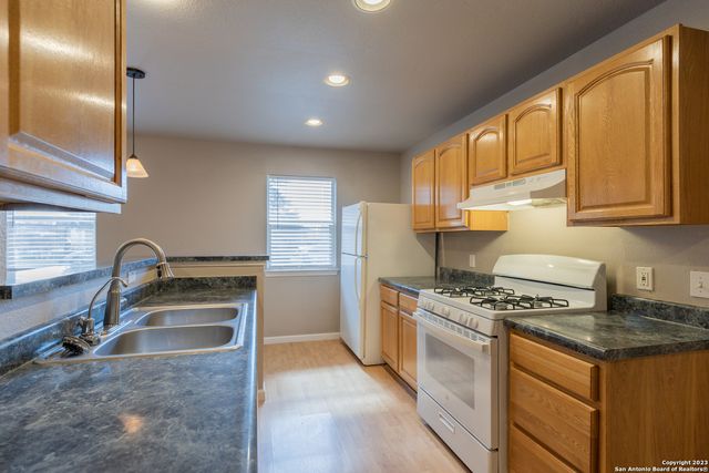 3727 Aragon Dr, San Antonio, TX 78211