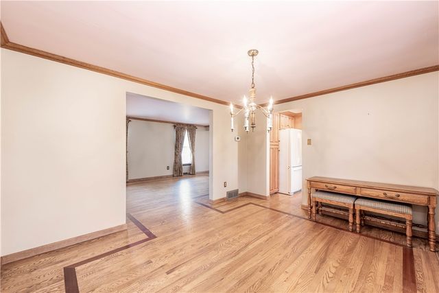 6077 Great Dane Drive, Bethel Park, PA 15102