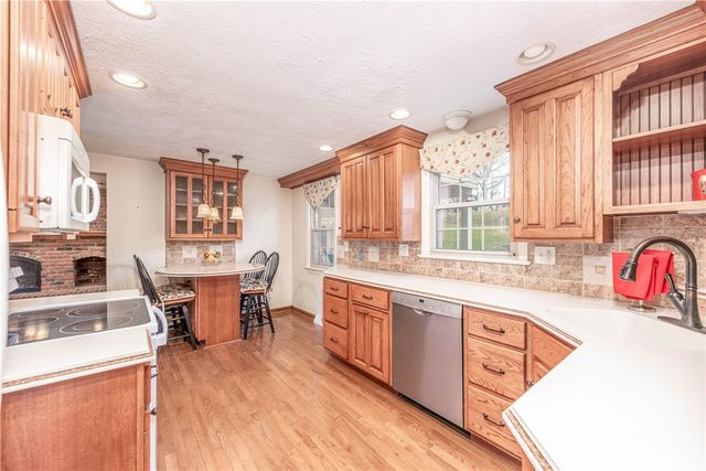 6077 Great Dane Drive, Bethel Park, PA 15102