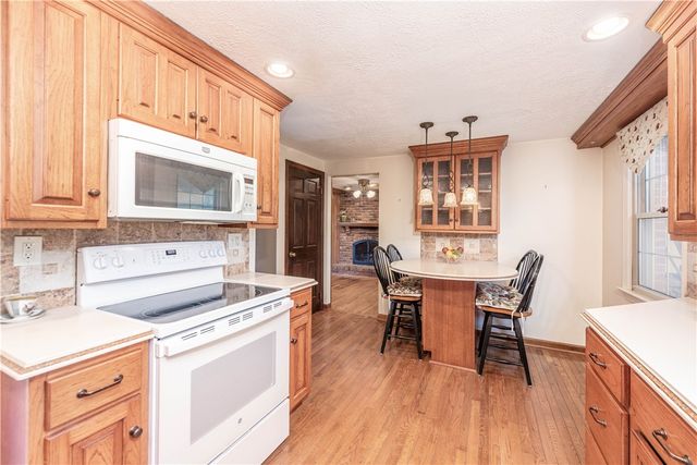 6077 Great Dane Drive, Bethel Park, PA 15102