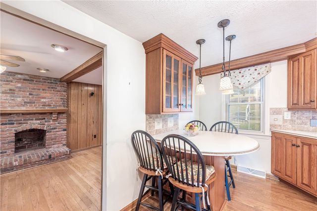 6077 Great Dane Drive, Bethel Park, PA 15102