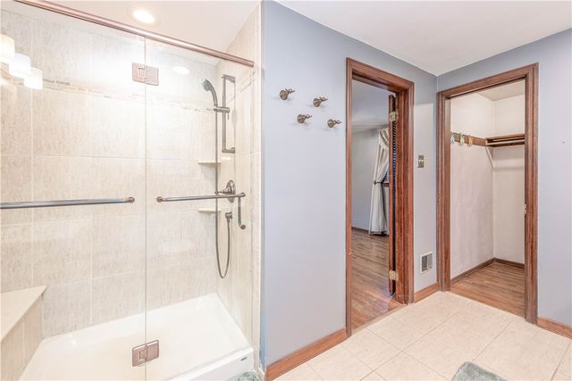 6077 Great Dane Drive, Bethel Park, PA 15102