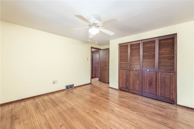 6077 Great Dane Drive, Bethel Park, PA 15102