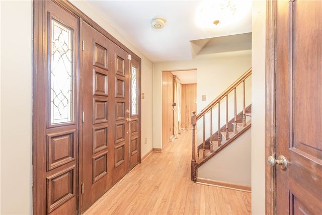 6077 Great Dane Drive, Bethel Park, PA 15102