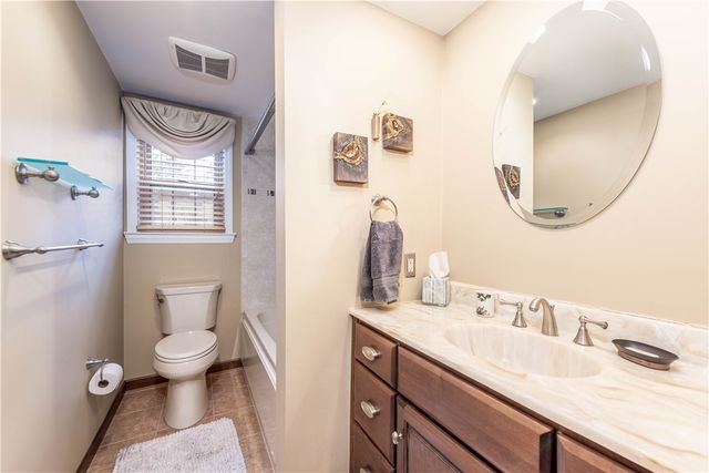 6077 Great Dane Drive, Bethel Park, PA 15102