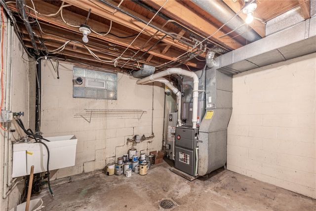 6077 Great Dane Drive, Bethel Park, PA 15102