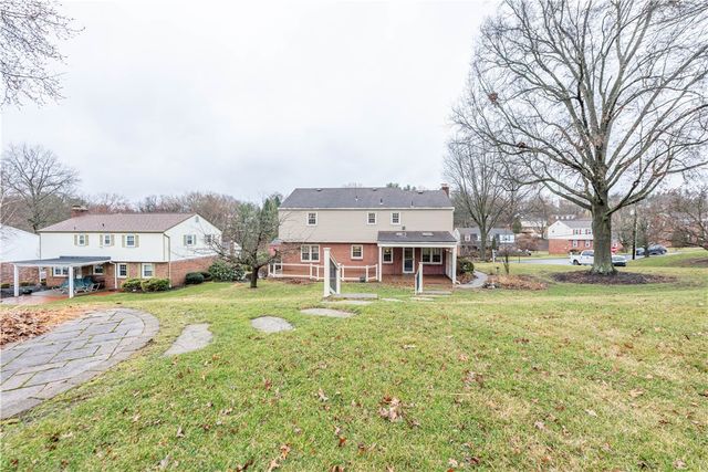 6077 Great Dane Drive, Bethel Park, PA 15102