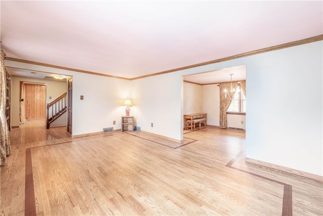 6077 Great Dane Drive, Bethel Park, PA 15102