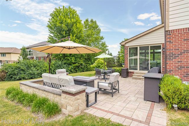 1950 Strawberry Court, Commerce Charter Township, MI 48382