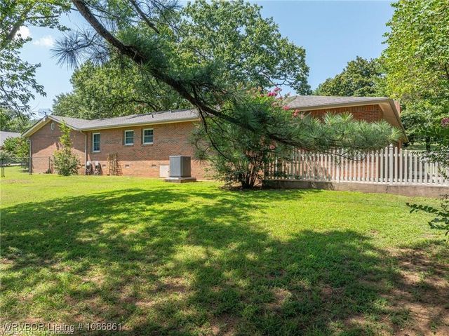 862 W 6th Street, Booneville, AR 72927