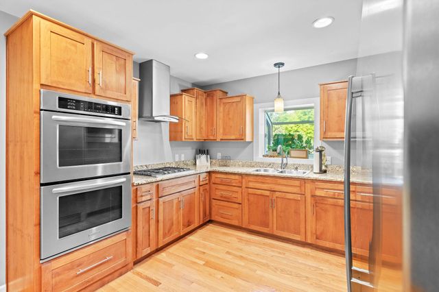 826 E Portland Street, Springfield, MO 65807