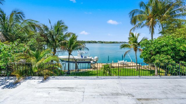 1305 Peninsular Road, Jupiter, FL 33469