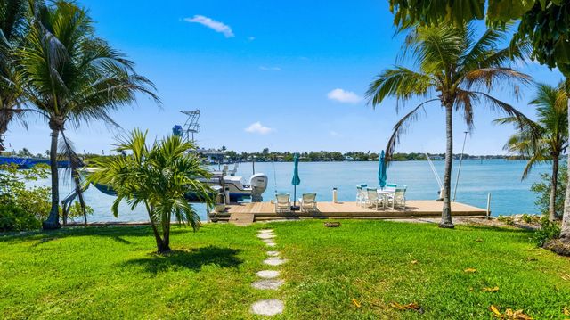 1305 Peninsular Road, Jupiter, FL 33469