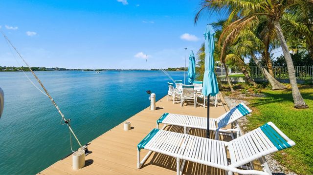 1305 Peninsular Road, Jupiter, FL 33469