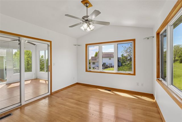6914 Aubrey Court, Johnston, IA 50131