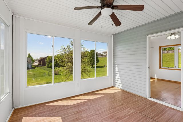 6914 Aubrey Court, Johnston, IA 50131