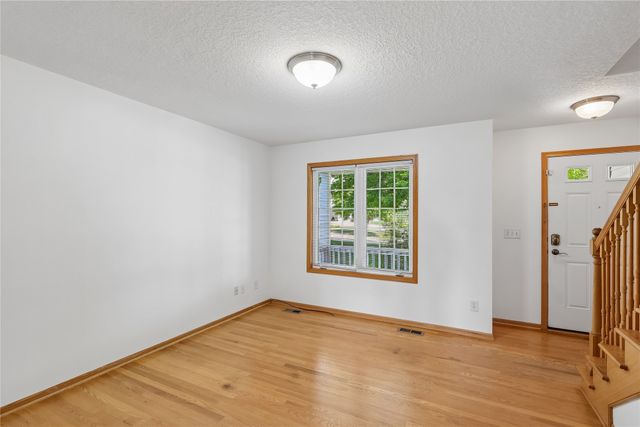 6914 Aubrey Court, Johnston, IA 50131