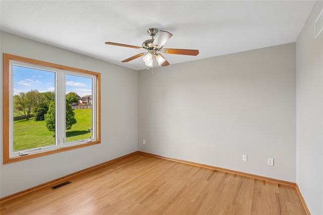 6914 Aubrey Court, Johnston, IA 50131