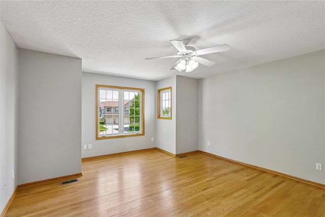 6914 Aubrey Court, Johnston, IA 50131
