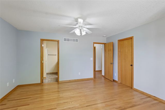 6914 Aubrey Court, Johnston, IA 50131