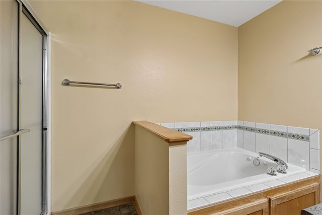 6914 Aubrey Court, Johnston, IA 50131