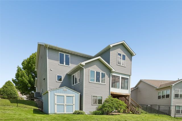 6914 Aubrey Court, Johnston, IA 50131