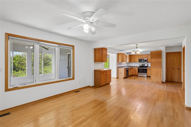 6914 Aubrey Court, Johnston, IA 50131