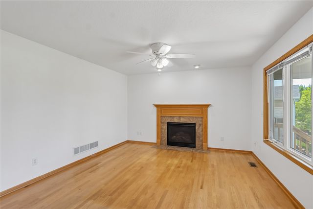 6914 Aubrey Court, Johnston, IA 50131