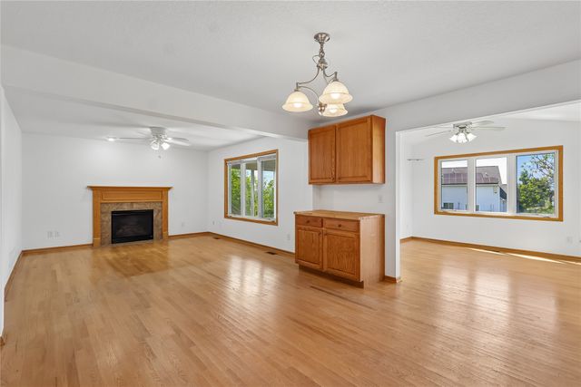6914 Aubrey Court, Johnston, IA 50131