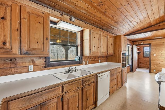 504 Windsor Lane, Springtown, TX 76082