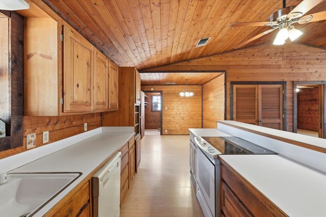 504 Windsor Lane, Springtown, TX 76082