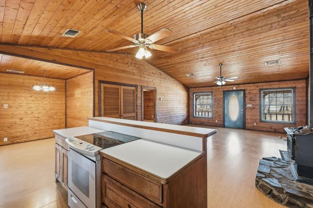 504 Windsor Lane, Springtown, TX 76082