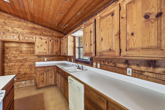 504 Windsor Lane, Springtown, TX 76082