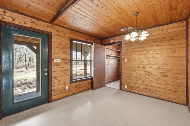 504 Windsor Lane, Springtown, TX 76082