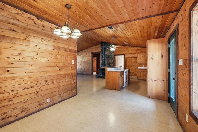 504 Windsor Lane, Springtown, TX 76082