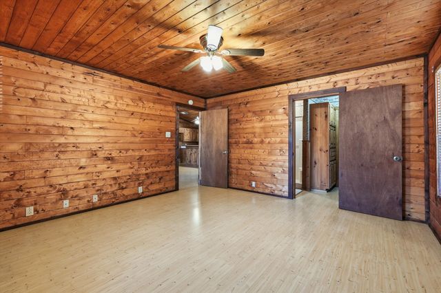 504 Windsor Lane, Springtown, TX 76082