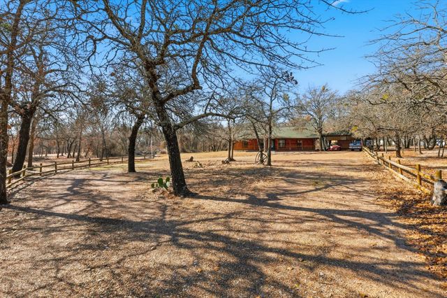 504 Windsor Lane, Springtown, TX 76082