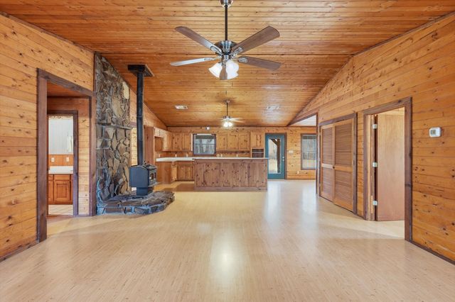 504 Windsor Lane, Springtown, TX 76082