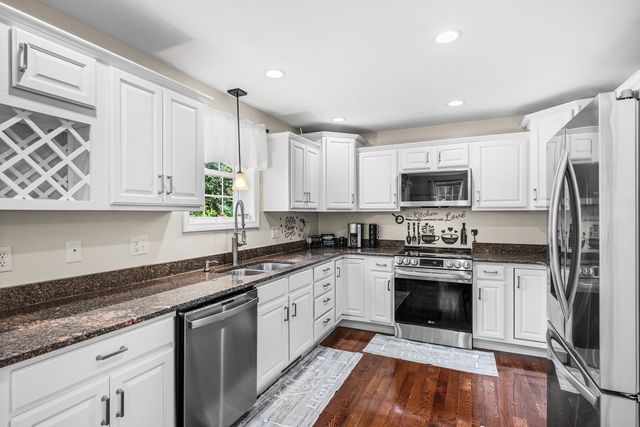 10 Egan Ave, Worcester, MA 01604