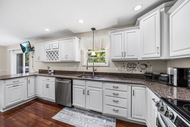 10 Egan Ave, Worcester, MA 01604