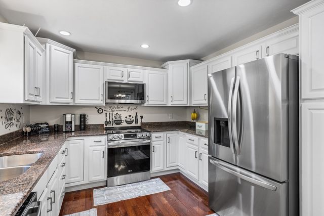 10 Egan Ave, Worcester, MA 01604